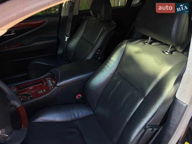 Седан Lexus LS 2008 в Одесі