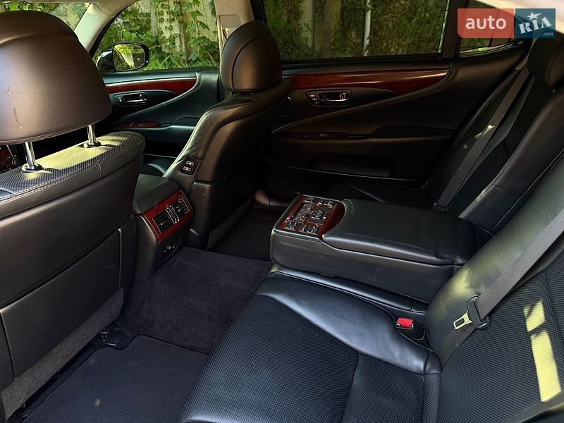 Седан Lexus LS 2008 в Одесі
