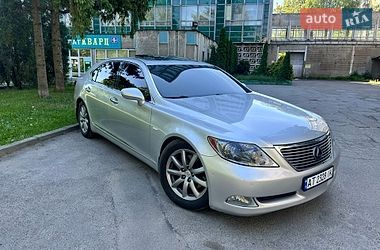Седан Lexus LS 2007 в Черновцах