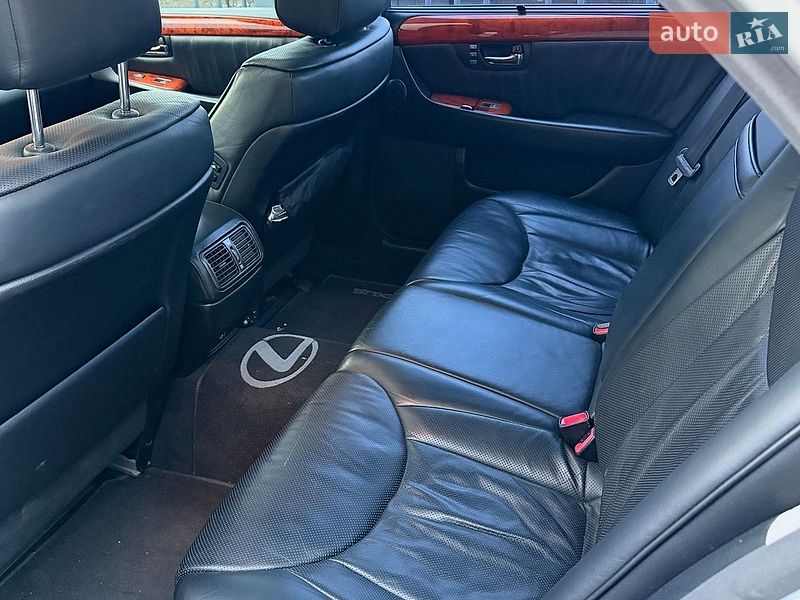 Седан Lexus LS 2004 в Киеве