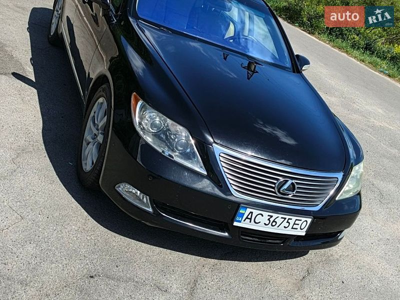 Седан Lexus LS 2007 в Володимирі