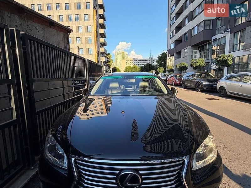 Седан Lexus LS 2012 в Киеве