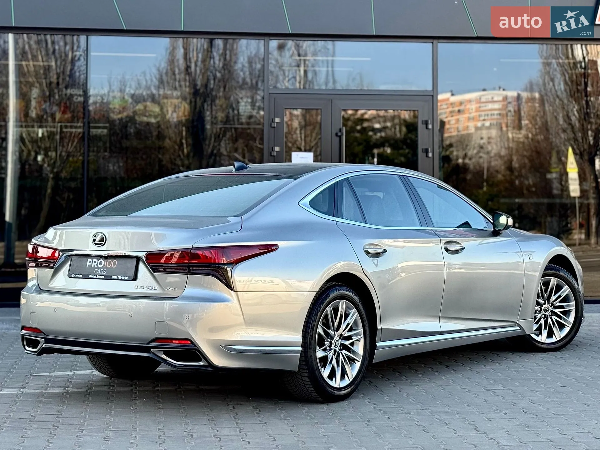2020 Lexus LS - мініатюра 13