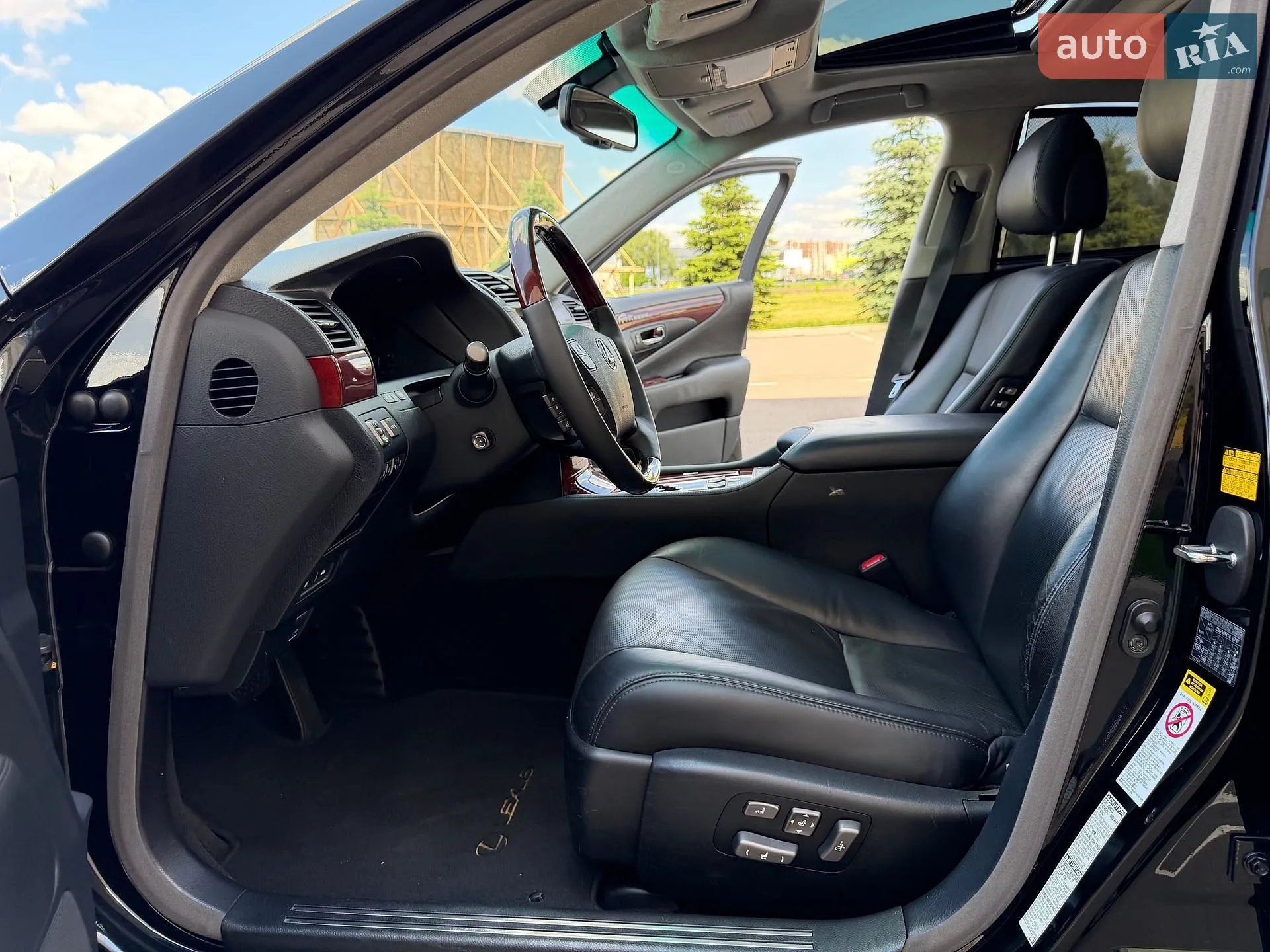 2010 Lexus LS - мініатюра 39
