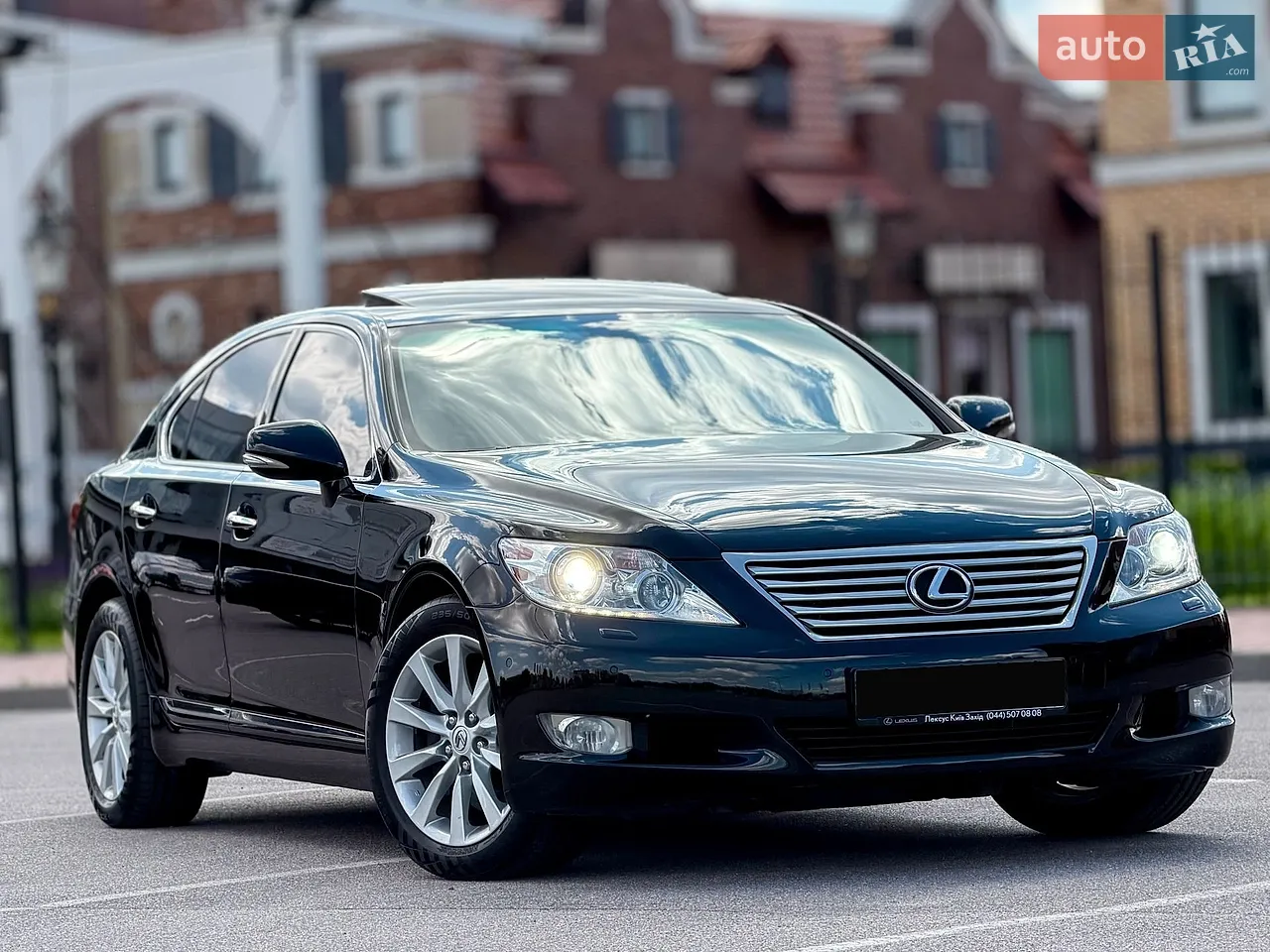 2011 Lexus LS - мініатюра 12