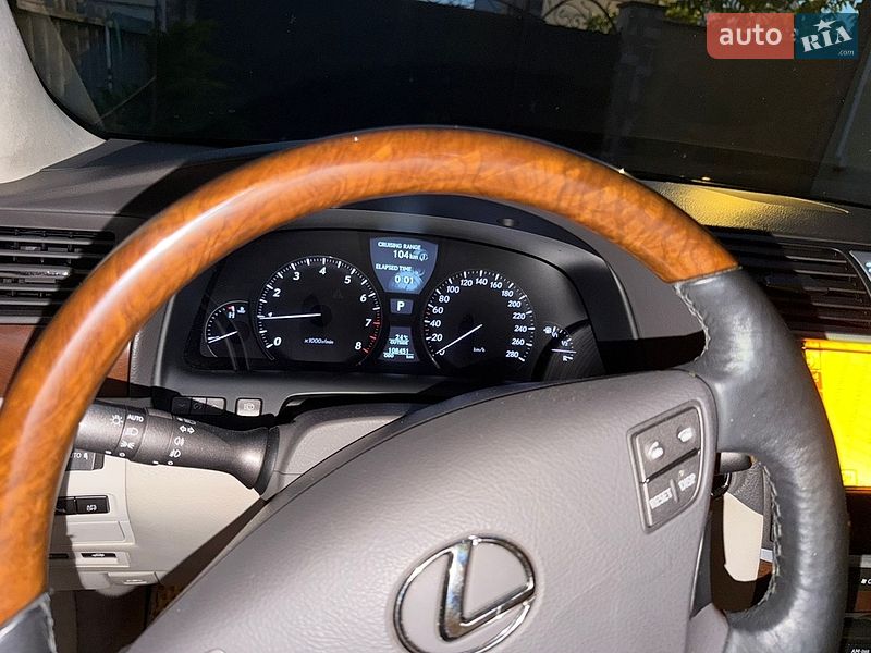 Седан Lexus LS 2011 в Одессе