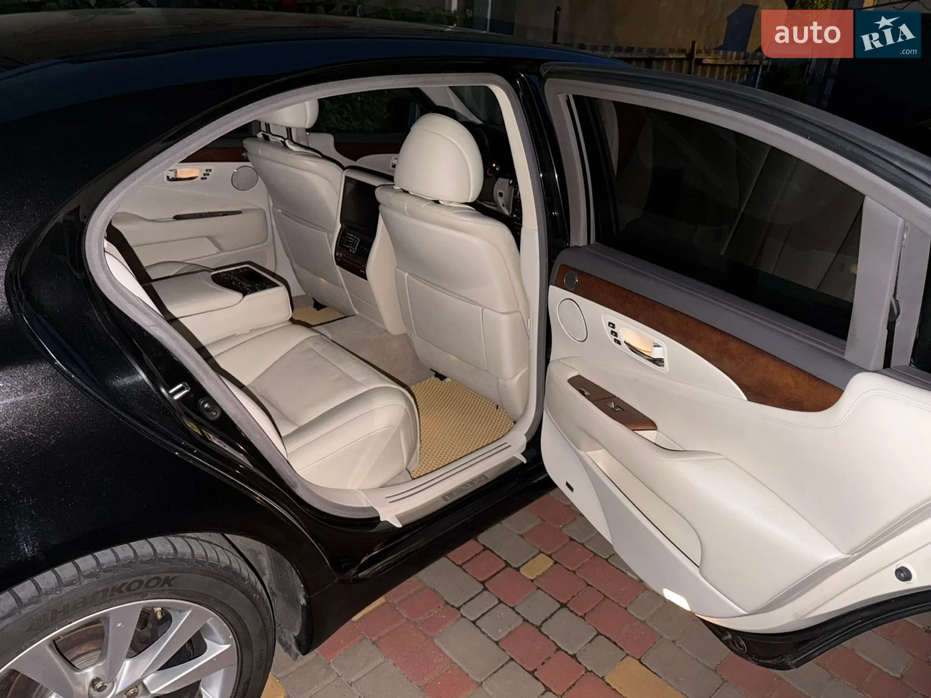 2011 Lexus LS - мініатюра 7