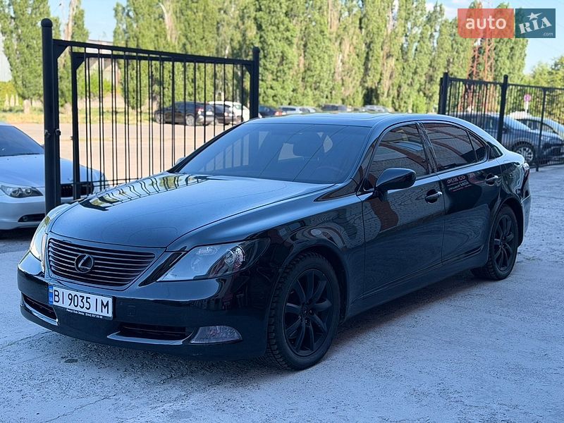 Седан Lexus LS 2007 в Кременчуці