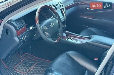 Седан Lexus LS 2007 в Кременчуці
