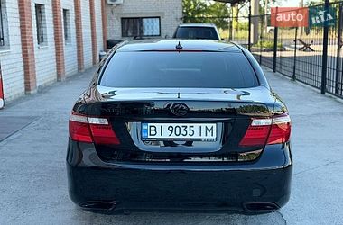 Седан Lexus LS 2007 в Кременчуці