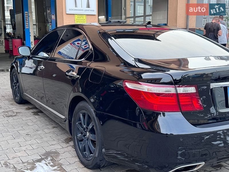 Седан Lexus LS 2007 в Бродах