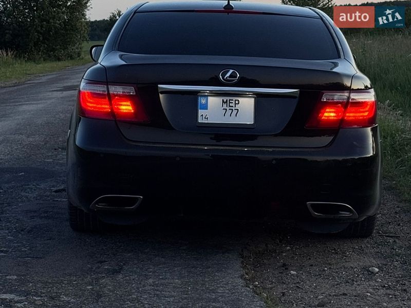 Седан Lexus LS 2007 в Бродах