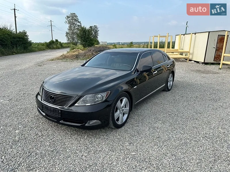 Lexus LS