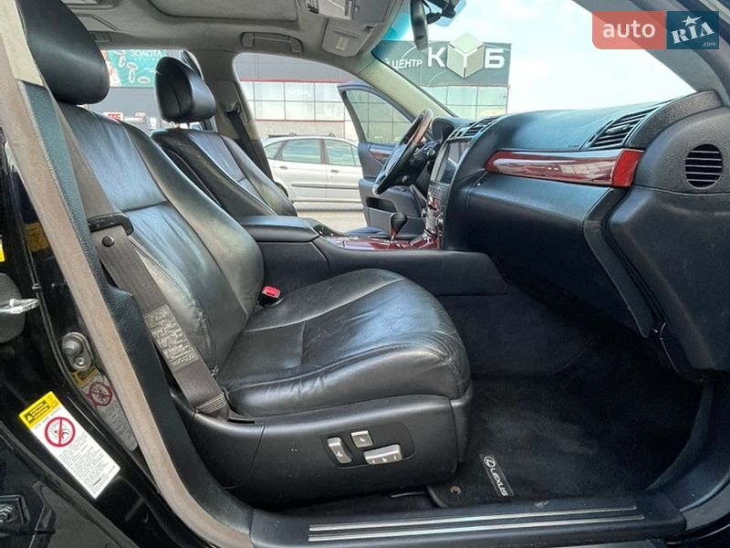 Седан Lexus LS 2007 в Калуше