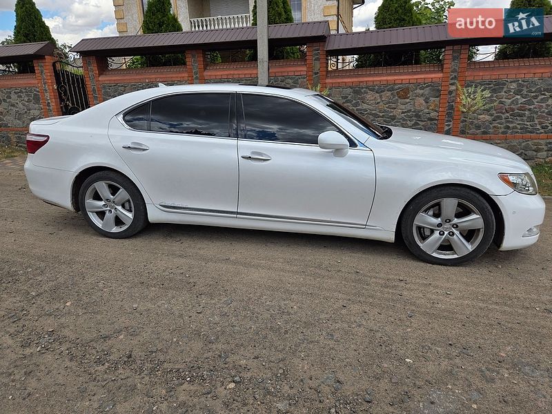 Седан Lexus LS 2008 в Вознесенске