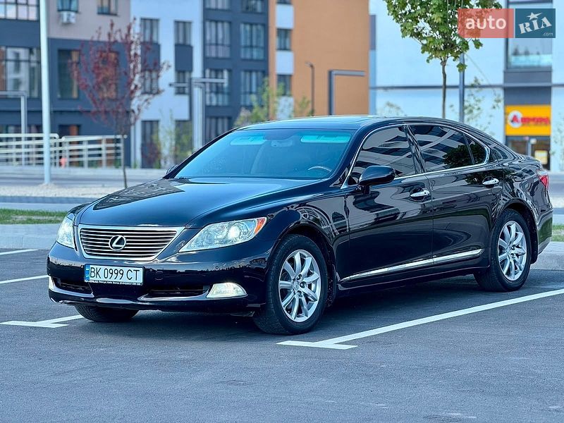 Седан Lexus LS 2008 в Рівному