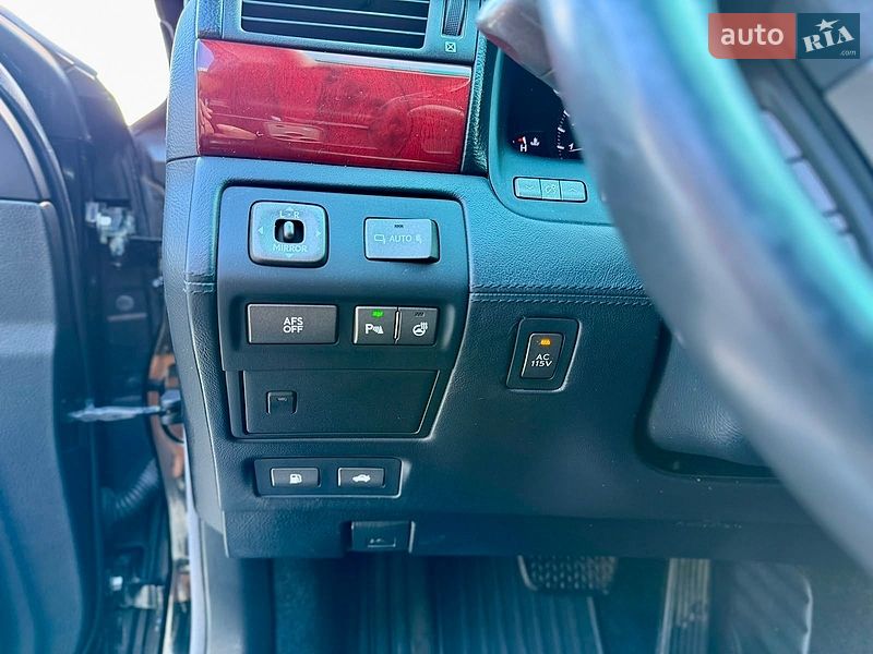 Седан Lexus LS 2008 в Рівному