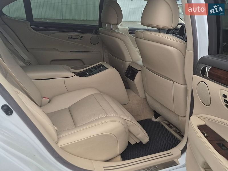 Седан Lexus LS 2013 в Киеве