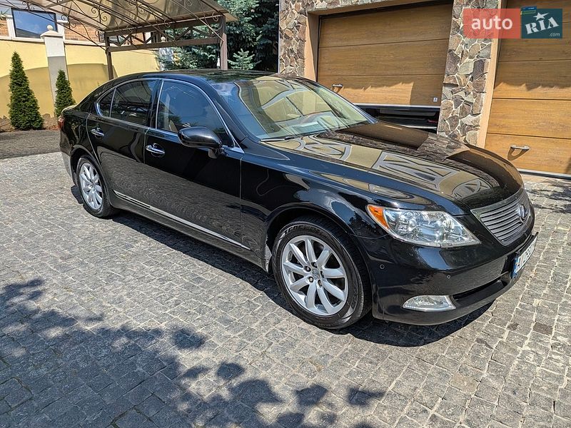 Lexus LS, фото из объявления