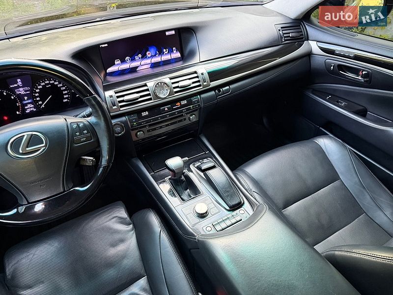 Седан Lexus LS 2012 в Тернополі