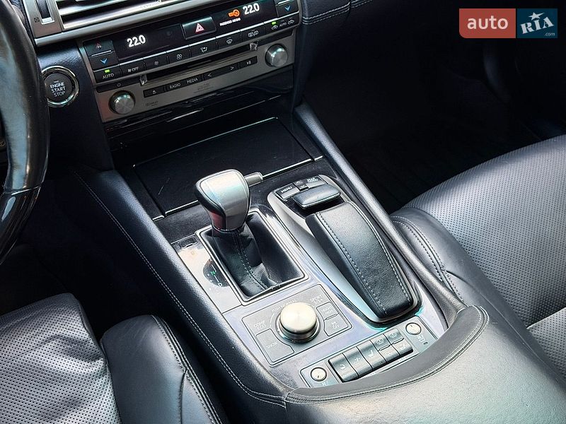 Седан Lexus LS 2012 в Тернополі