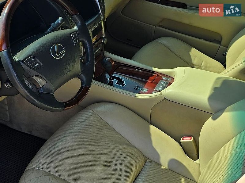 Седан Lexus LS 2007 в Самарі