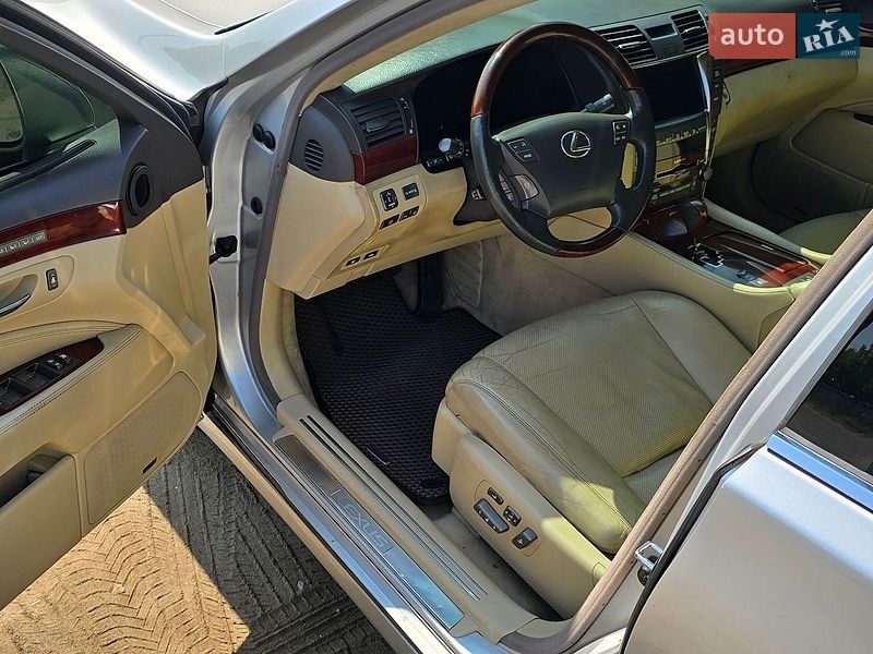Седан Lexus LS 2007 в Самарі