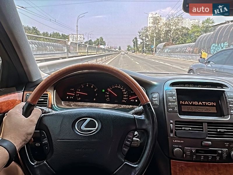 Седан Lexus LS 2002 в Києві