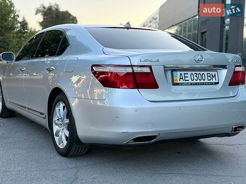 Седан Lexus LS 2008 в Дніпрі