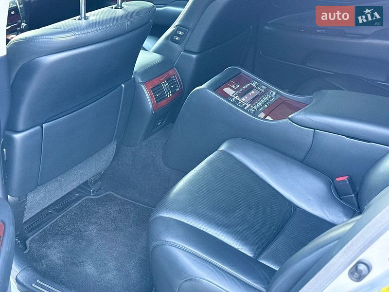 Седан Lexus LS 2008 в Дніпрі