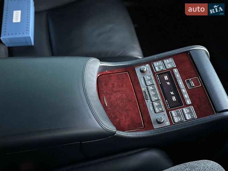 Седан Lexus LS 2008 в Дніпрі