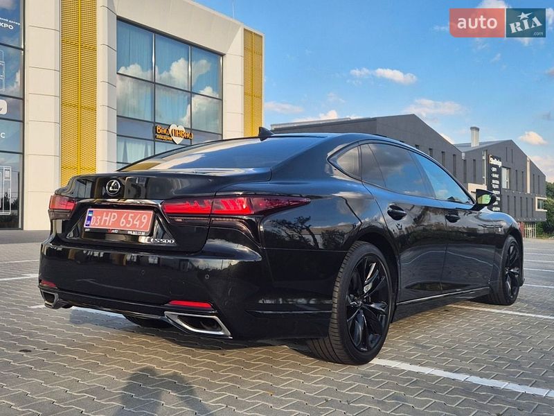 Седан Lexus LS 2023 в Львові