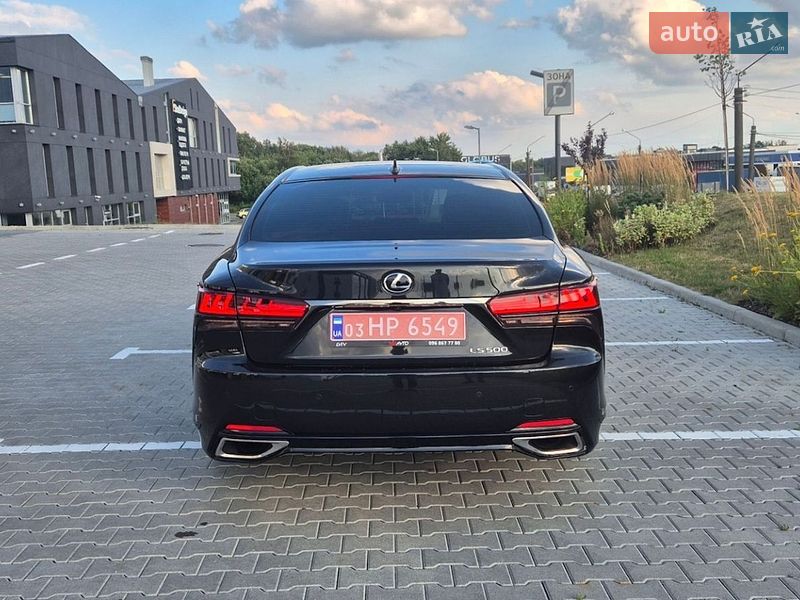 Седан Lexus LS 2023 в Львові