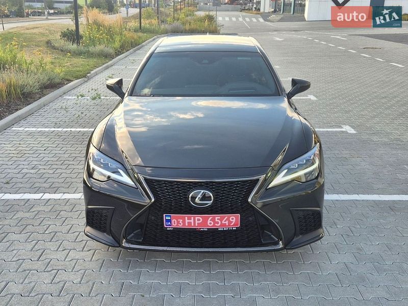 Седан Lexus LS 2023 в Львові