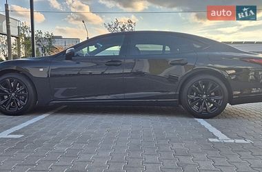 Седан Lexus LS 2023 в Львові