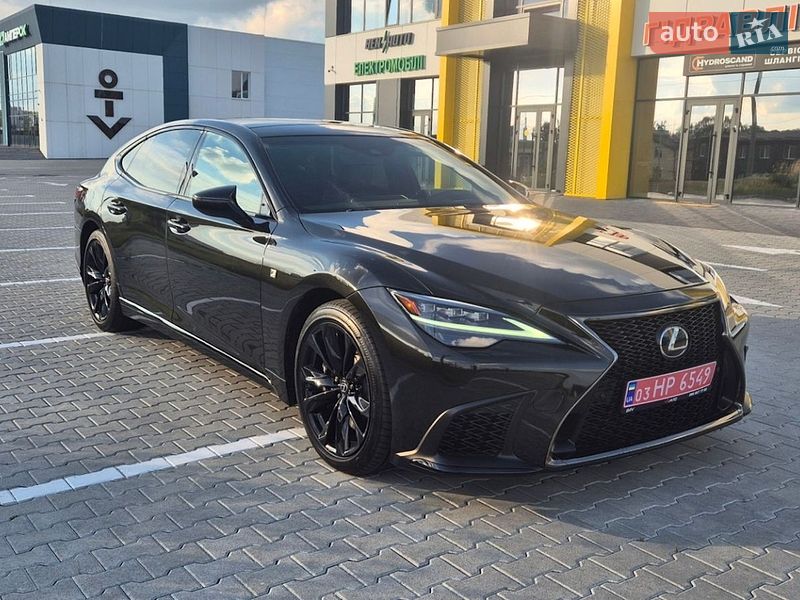 Седан Lexus LS 2023 в Львові