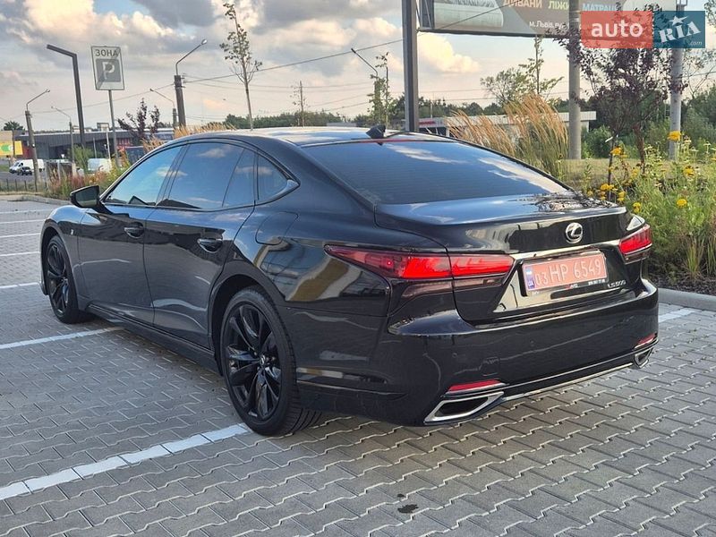 Седан Lexus LS 2023 в Львові