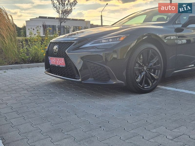 Седан Lexus LS 2023 в Львові