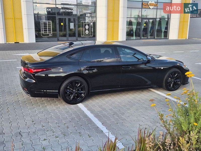 Седан Lexus LS 2023 в Львові