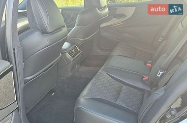 Седан Lexus LS 2023 в Львові