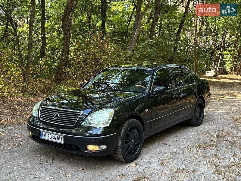 Седан Lexus LS 2003 в Бучі
