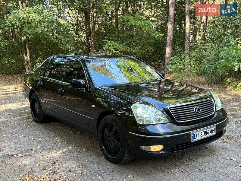 Седан Lexus LS 2003 в Бучі
