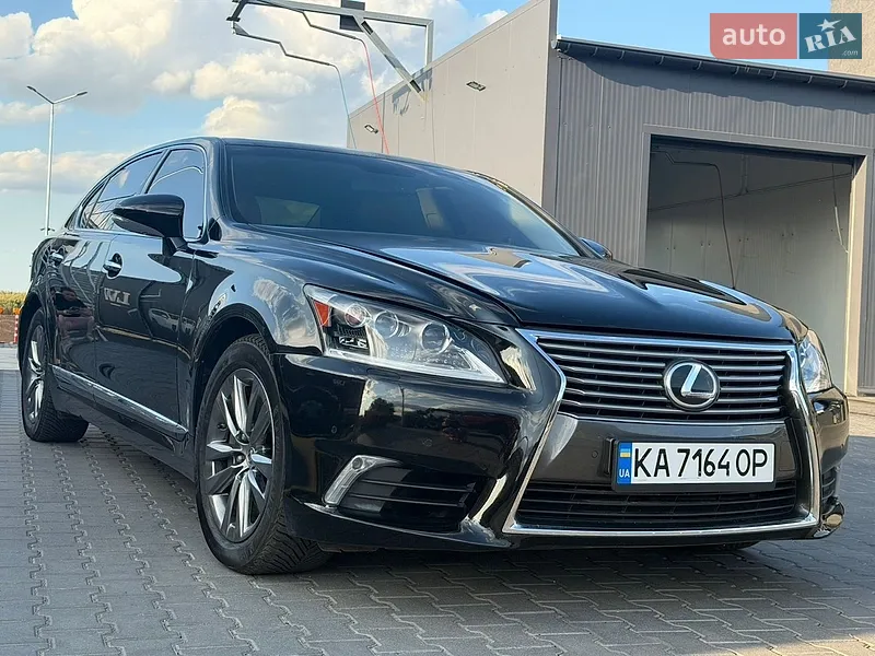Lexus LS
