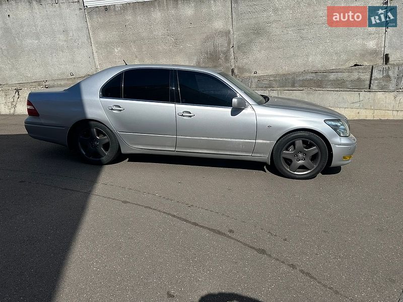 Седан Lexus LS 2003 в Киеве