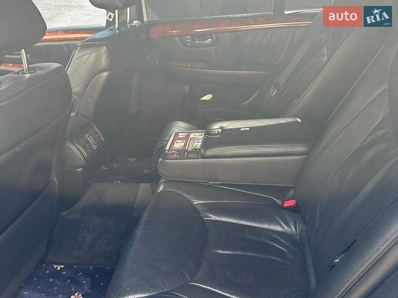 Седан Lexus LS 2003 в Киеве