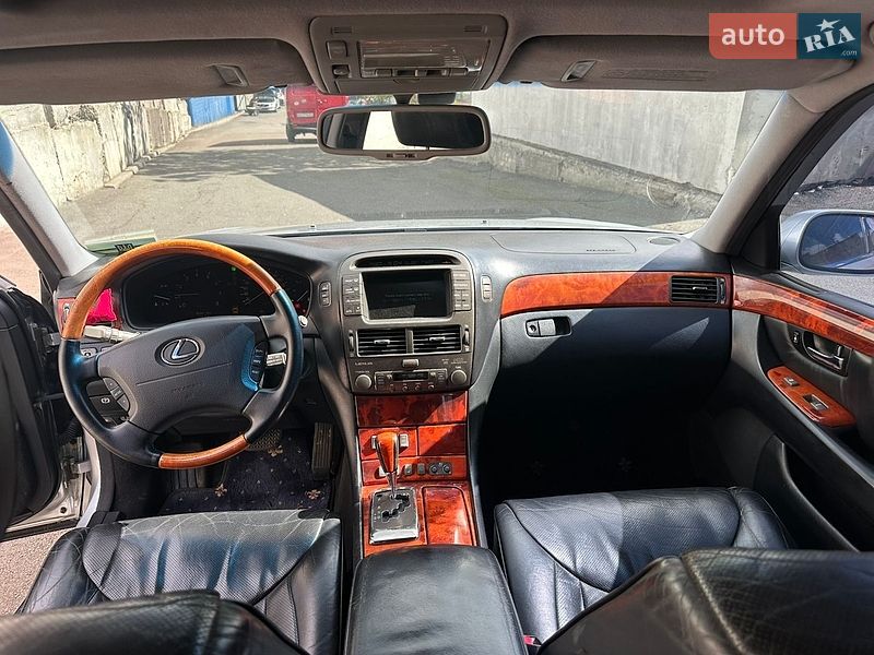 Седан Lexus LS 2003 в Киеве