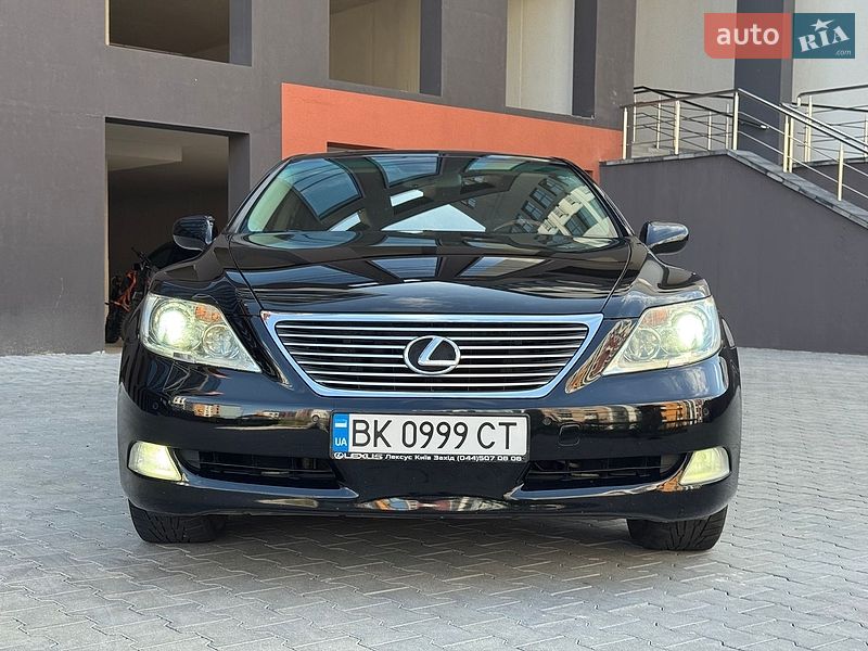 Lexus LS, photos from the listing