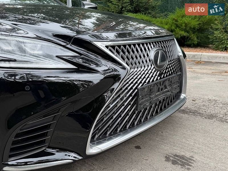 Седан Lexus LS 2018 в Киеве