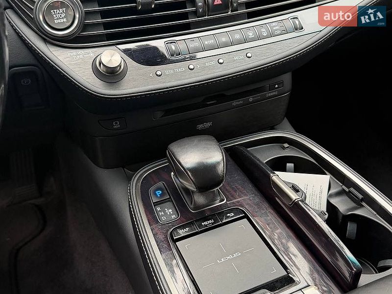 Седан Lexus LS 2018 в Киеве