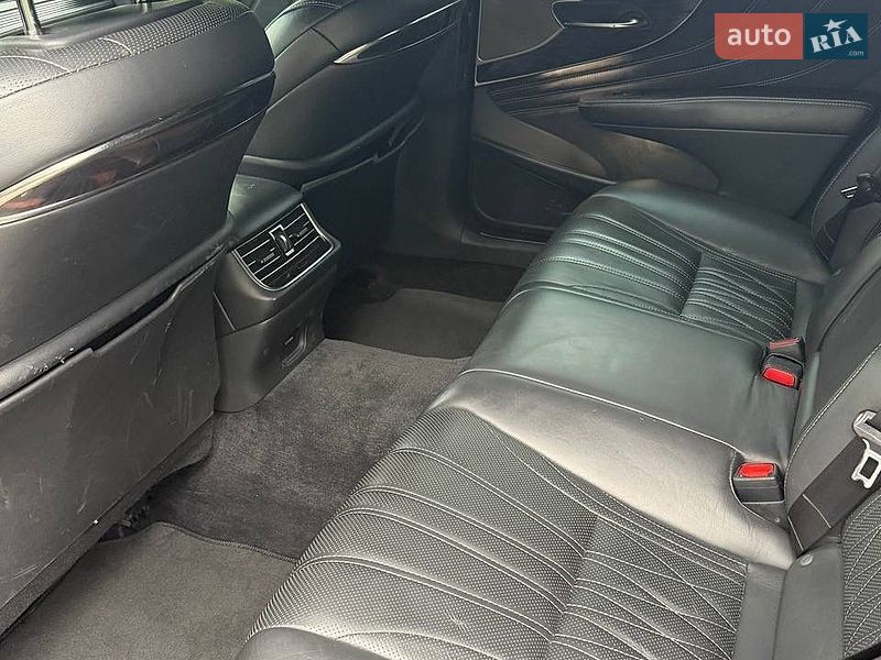 Седан Lexus LS 2018 в Киеве